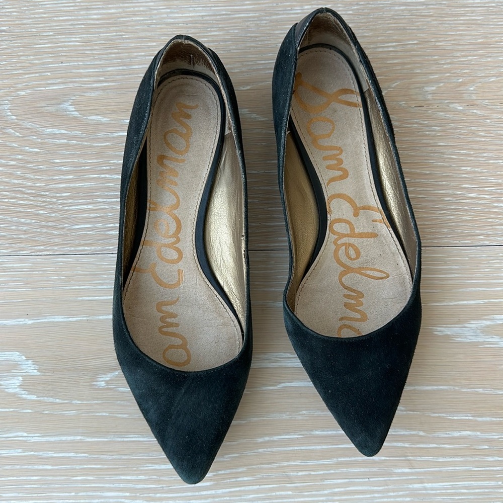 Chic Black suede Sam Edelman pointed toe flats